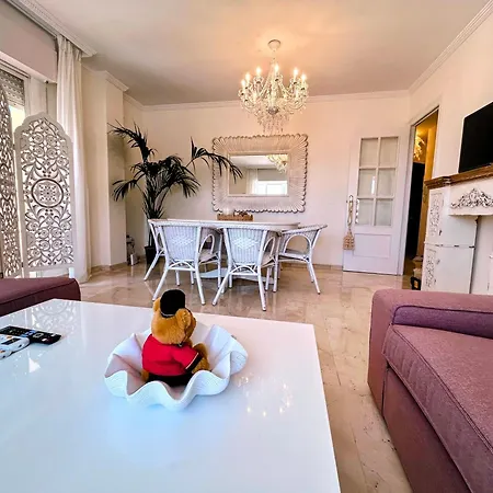 Cisneros Royal Apartment La Zubia (Granada)